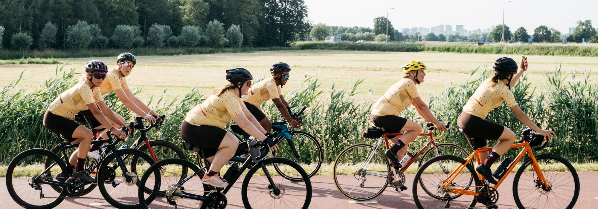 IRIS is on a mission to create colourful cycling apparel for everyBODY.